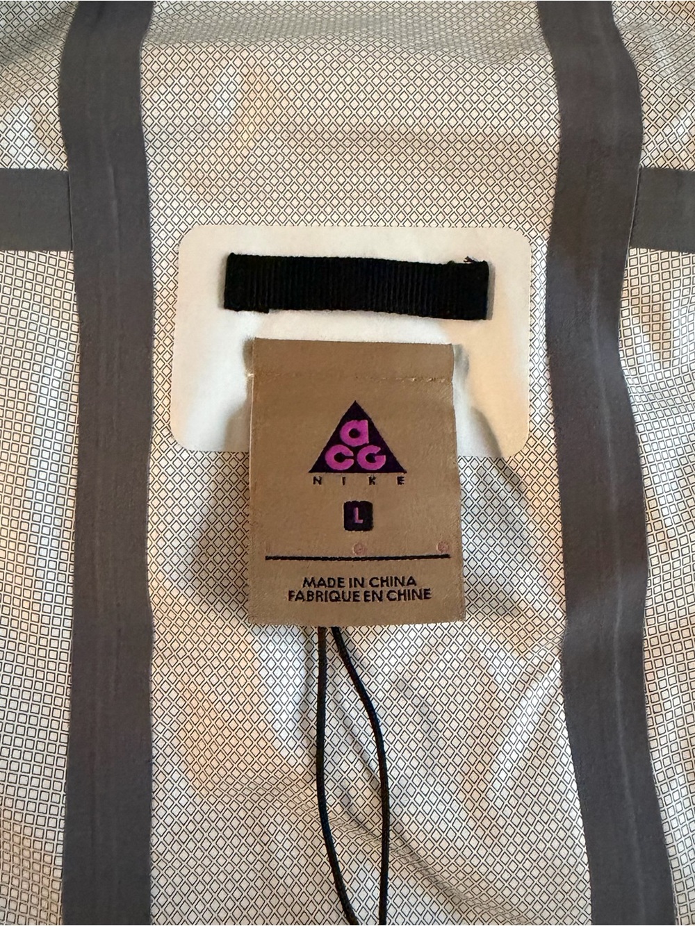Nike ACG Rain Jacket Men L Waterproof Taped Seams Lightweight Trail Full Zip - Picture 8 of 15